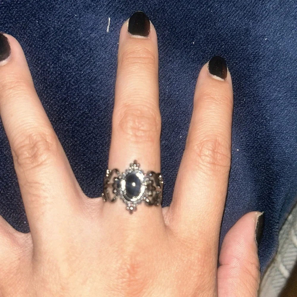 Ring - Picture 3 of 3